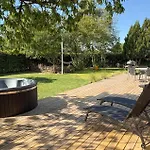 4 Bedroom Pet Friendly In