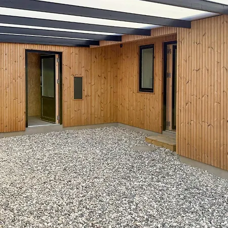 4 Bedroom Pet Friendly In * Рённе