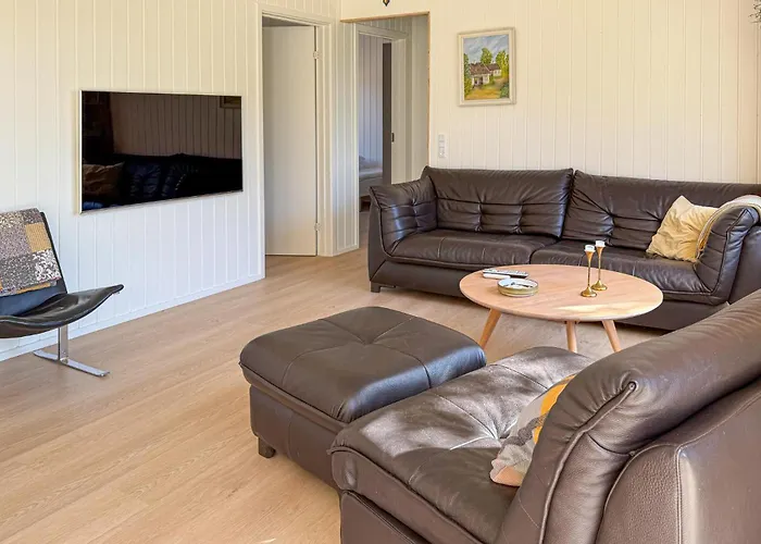 4 Bedroom Pet Friendly In