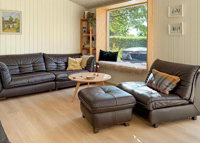 펜션 4 Bedroom Pet Friendly In *
