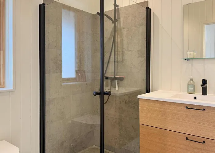 4 Bedroom Pet Friendly In 펜션 *